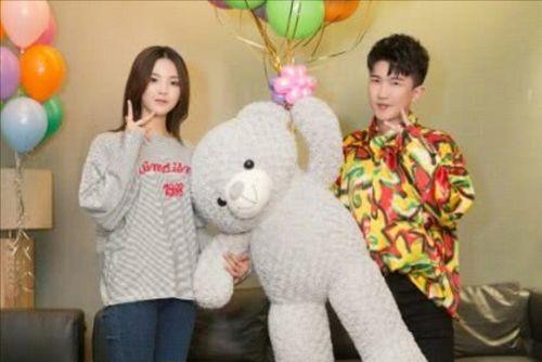 娱乐718快乐你我他吃瓜